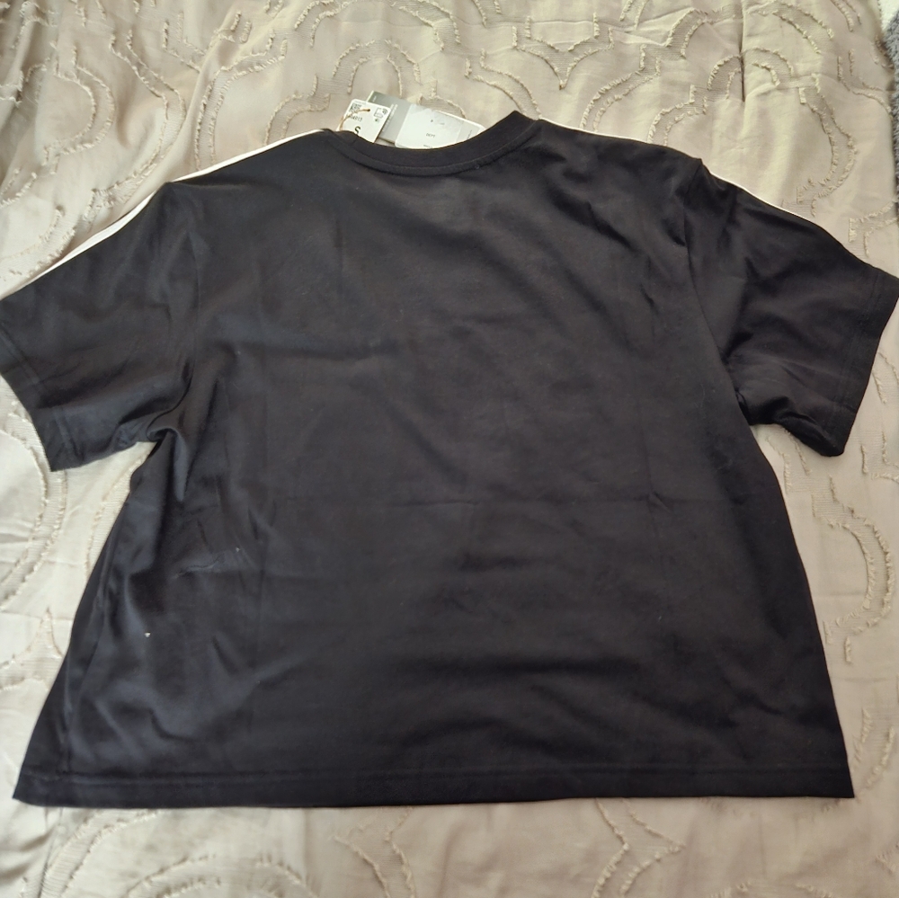 Adidas top - Picture 2 of 4